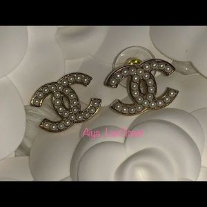 ❌❌SOLD elsewhere❌❌Chanel 21P CC stud earrings